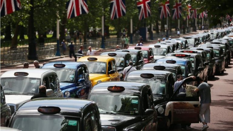 Taxis londinenses en las calles de Londres