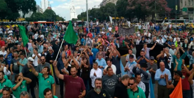 Taxistas Unidos marcha el jueves 9 al Ministerio de Trabajo contra el proyecto de regulación de apps